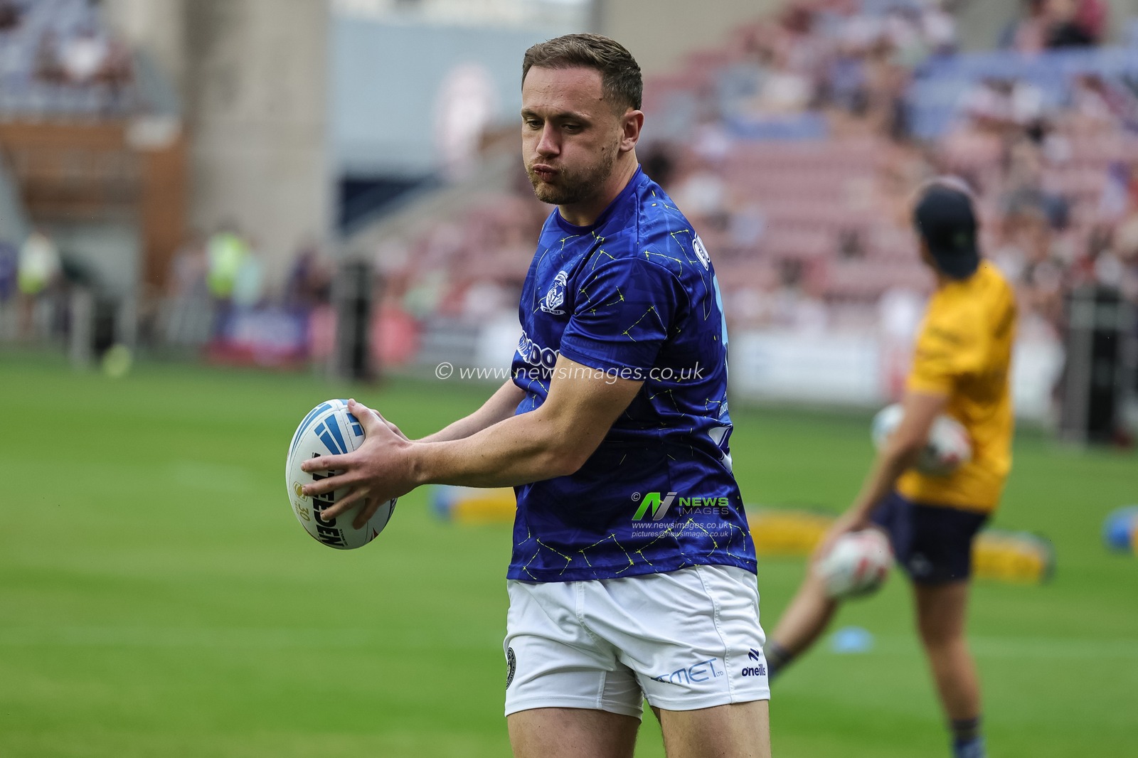 Ben Currie of Warrington Wolves in the pre-game warm up during the Betfred Super League round 18 match Wigan Warriors vs Warrington Wolves at The Brick Community Stadium, Wigan, United Kingdom on 10 July 2026

(Photo by Mark Cosgrove/News Images)