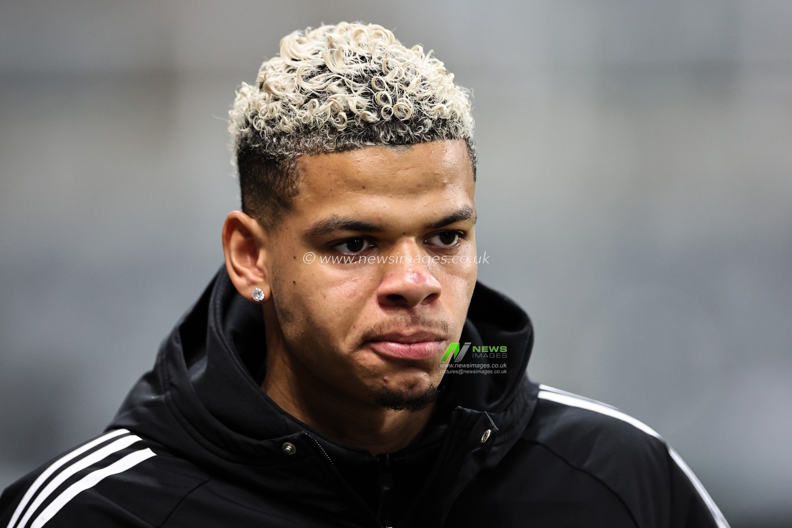 William Osula of Newcastle United arrives ahead of the Premier League match Newcastle United vs Wolverhampton Wanderers at St. James's Park, Newcastle, United Kingdom, 15th January 2025

(Photo by Mark Cosgrove/News Images)