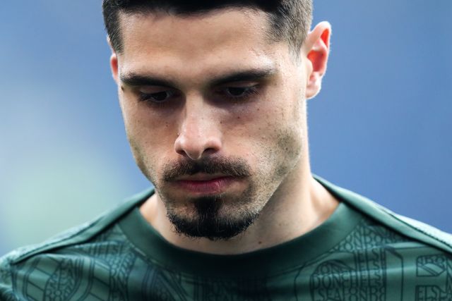Pedro Neto of Chelsea warms up ahead of the Premier League match Everton vs Chelsea at Hill Dickinson Stadium, Liverpool, United Kingdom on 21 March 2026

(Photo by Jorge Horsted/News Images)