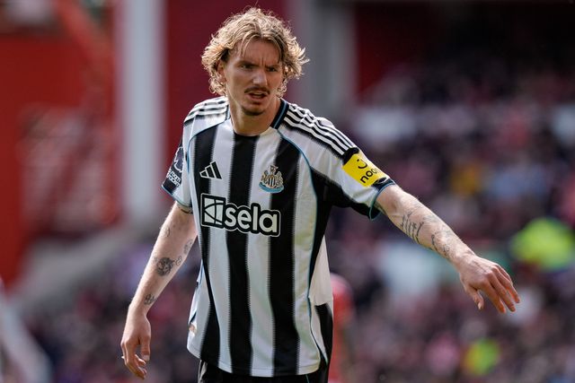 Nick Woltemade of Newcastle United gives his team instructions  during the Premier League match Nottingham Forest vs Newcastle Untied at City Ground, Nottingham, United Kingdom on 10 May 2026

(Photo by Maynard Manyowa/News Images)