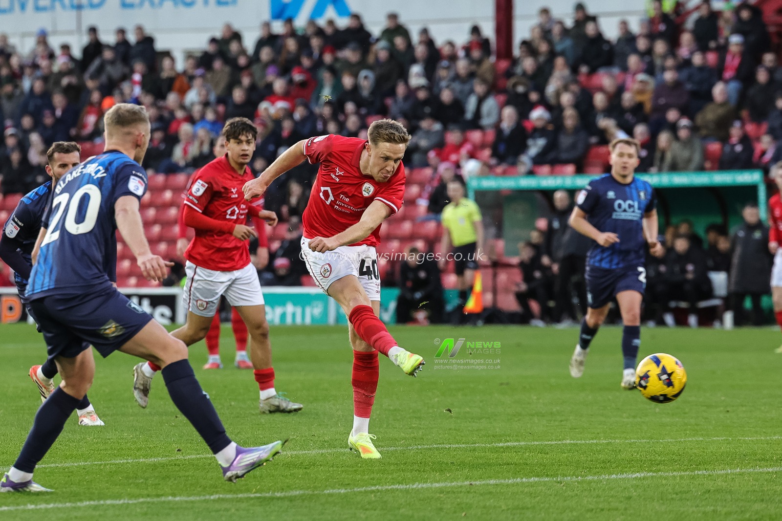 Davis Keillor-Dunn of Barnsley scores to make it 2-0 during the Sky Bet League 1 match Barnsley vs Mansfield Town at Oakwell, Barnsley, United Kingdom, 26th December 2025

(Photo by Mark Cosgrove/News Images)

*** GER AUT SUI OUT ***