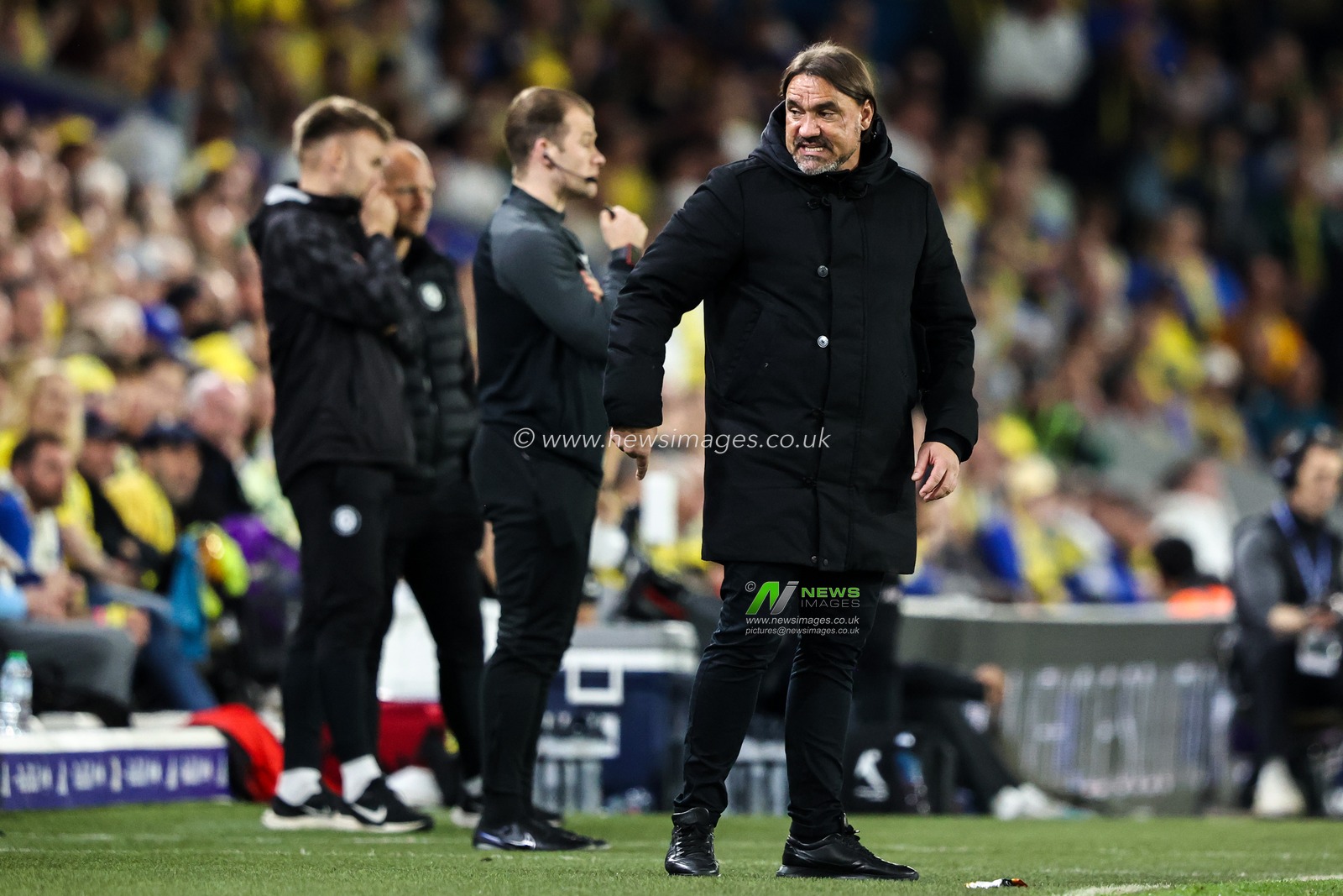 Daniel Farke manager of Leeds United during the Sky Bet Championship match Leeds United vs Bristol City at Elland Road, Leeds, United Kingdom, 28th April 2025

(Photo by Alfie Cosgrove/News Images)
