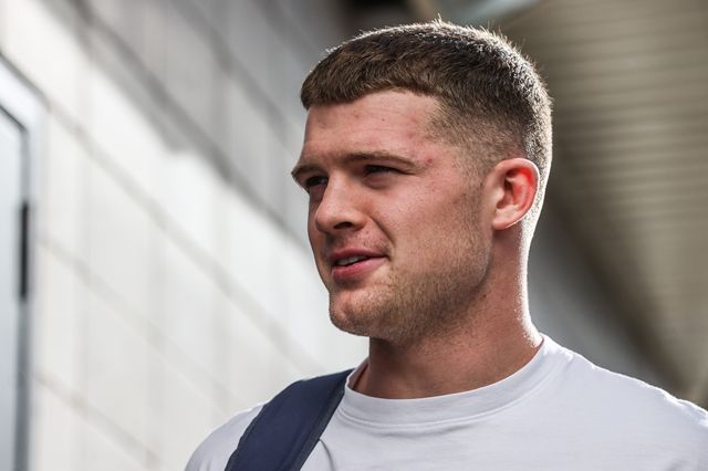 Jake Thewlis of Warrington Wolves arrives during the Betfred Super League Round 26 match Hull FC vs Warrington Wolves at MKM Stadium, Hull, United Kingdom, 13th September 2025

(Photo by Alfie Cosgrove/News Images)