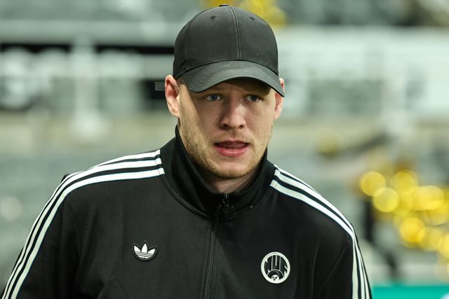 Newcastle Untied goalkeeper Aaron Ramsdale arrives of Newcastle Untied arrives during the Carabao Cup Semi-finals First Leg Newcastle United vs Manchester City at St. James's Park, Newcastle, United Kingdom, 13th January 2026

(Photo by Mark Cosgrove/News Images)