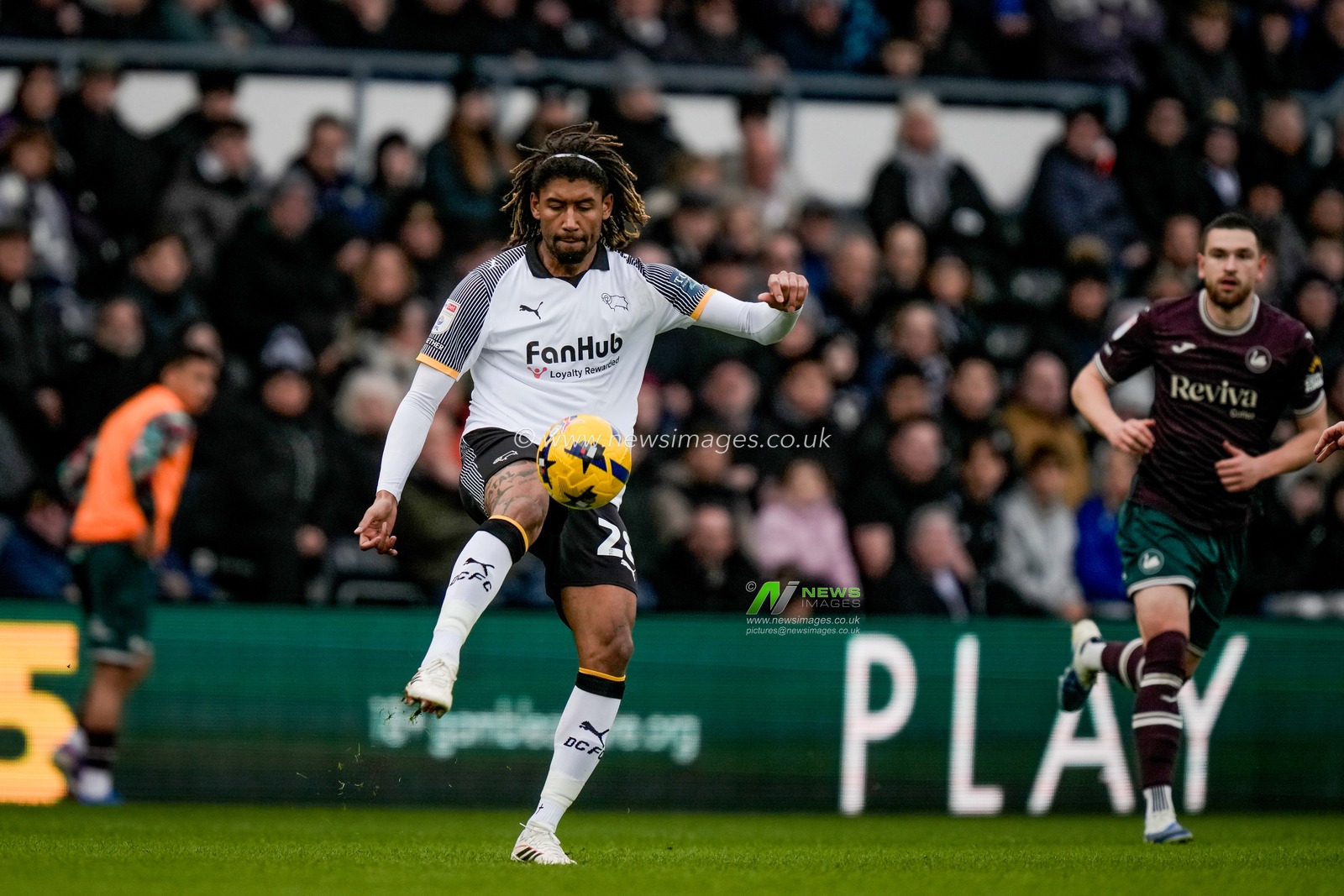 Dion Sanderson of Derby County controls the ball  during the Sky Bet Championship match Derby County vs Swansea City at Pride Park Stadium, Derby, United Kingdom on 14 February 2026

(Photo by Maynard Manyowa/News Images)