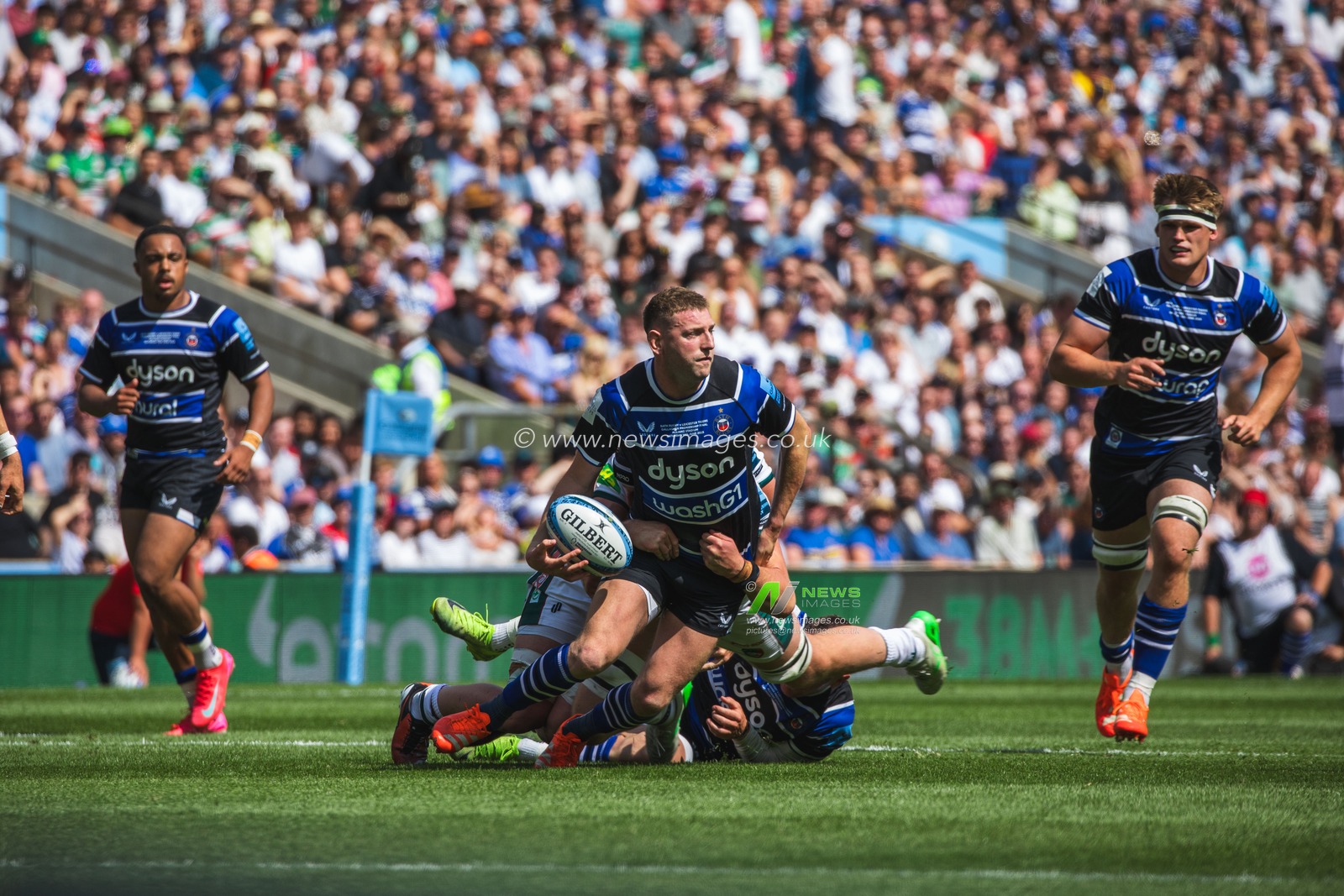 Finn Russell of Bath during the Gallagher Premiership Play-off Final 2025 Bath Rugby v Leicester Tigers at Allianz Stadium, Twickenham, United Kingdom, 14th June 2025

(Photo by Craig Evans/News Images)