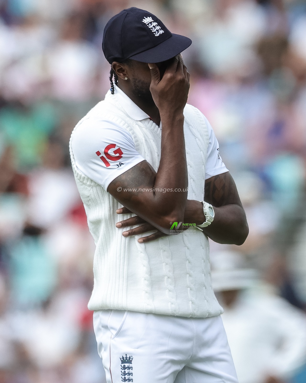 Jofra Archer of England reacts during the 2nd Rothesay Test Match Day 1 match England vs New Zealand at The Kia Oval, London, United Kingdom on 17 June 2026

(Photo by Mark Cosgrove/News Images)