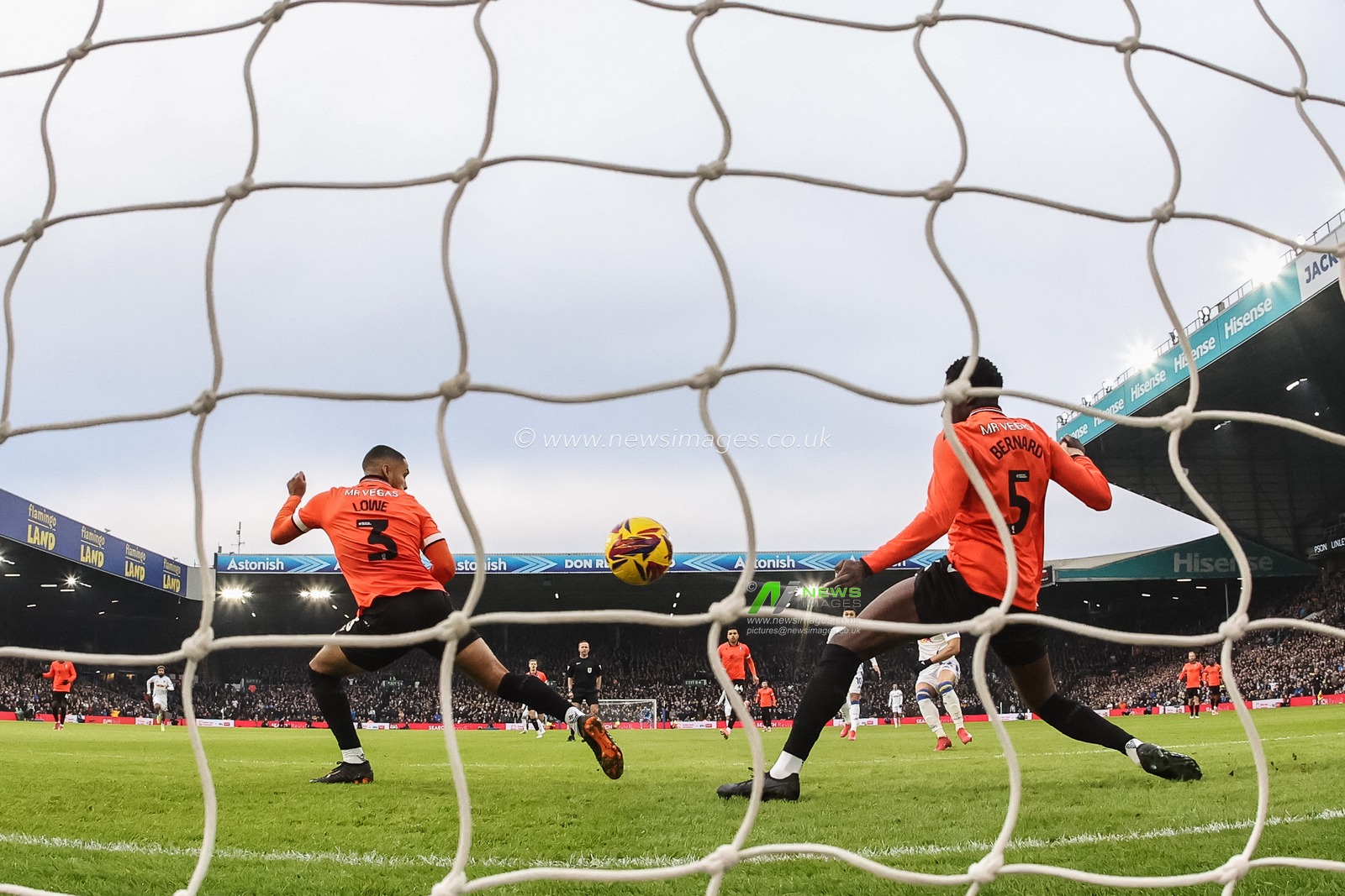 Manor Solomon of Leeds United scores to make it 1-0 during the Sky Bet Championship match Leeds United vs Sheffield Wednesday at Elland Road, Leeds, United Kingdom, 19th January 2025

(Photo by Mark Cosgrove/News Images)