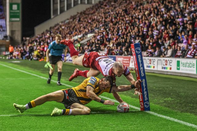Liam Marshall of Wigan Warriors goes over for a try to make it 22-0 during the Betfred Super League Round 26 match Wigan Warriors vs Castleford Tigers at The Brick Community Stadium, Wigan, United Kingdom, 12th September 2025

(Photo by Alfie Cosgrove/News Images)