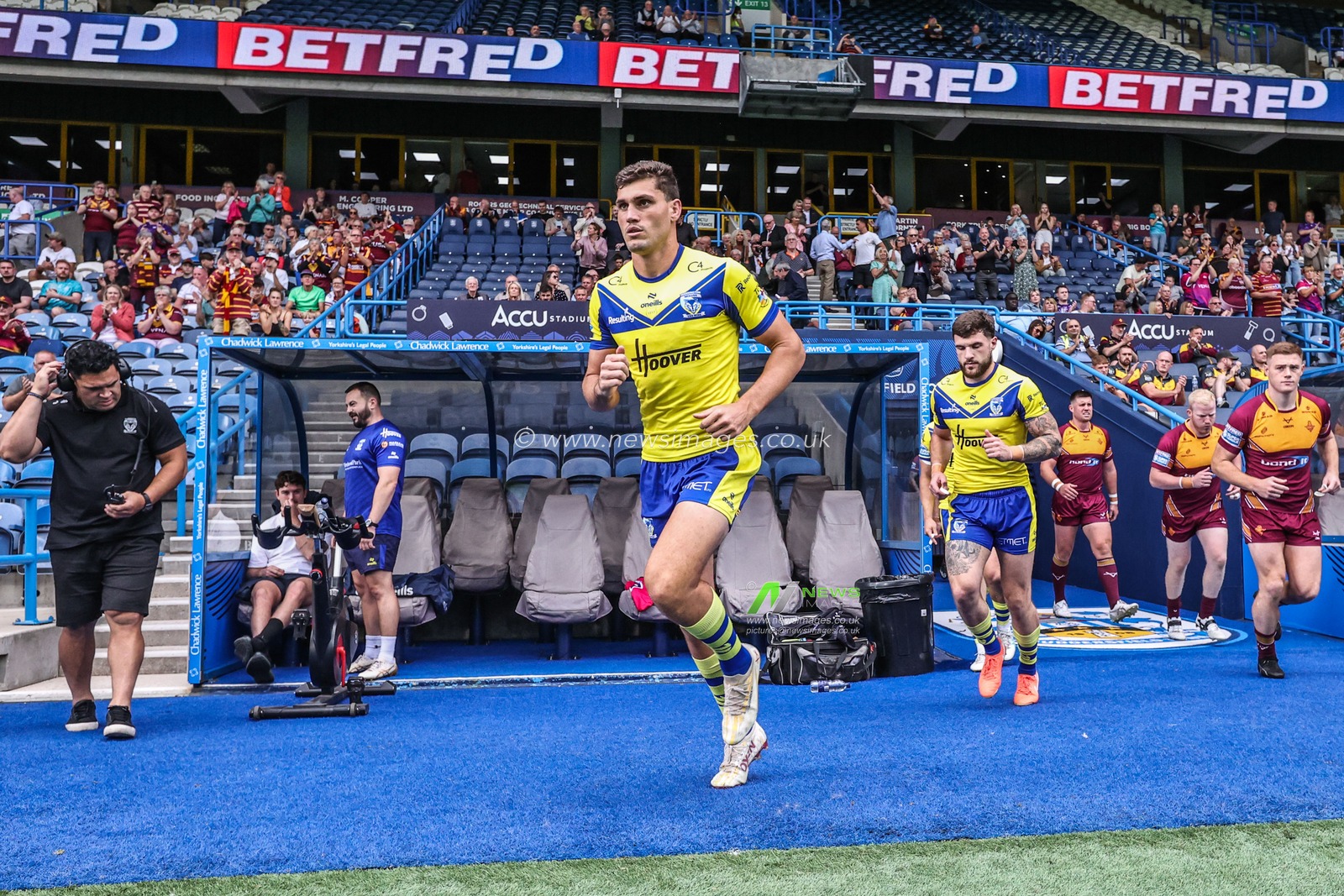 Sam Stone of Warrington Wolves comes out for the game during the Betfred Super League Round 23 match Huddersfield Giants vs Warrington Wolves at Accu Stadium, Huddersfield, United Kingdom, 24th August 2025

(Photo by Alfie Cosgrove/News Images)