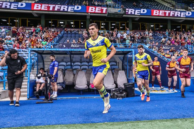 Sam Stone of Warrington Wolves comes out for the game during the Betfred Super League Round 23 match Huddersfield Giants vs Warrington Wolves at Accu Stadium, Huddersfield, United Kingdom, 24th August 2025

(Photo by Alfie Cosgrove/News Images)