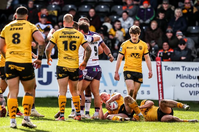 Tyson Smoothy of Wakefield Trinity celebrates his try during the Betfred Super League round 7 match Castleford Tigers vs Wakefield Trinity at OneBore Stadium, Castleford, Untied Kingdom on 05 April 2026

(Photo by Alfie Cosgrove/News Images)
