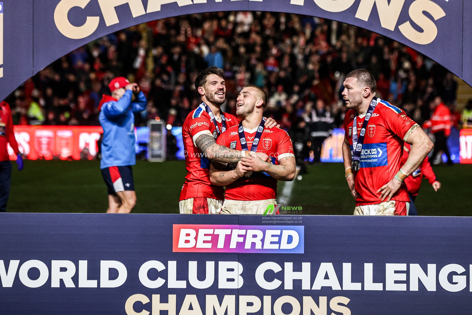 Oliver Gildart of Hull KR and Mikey Lewis of Hull KR celebrate as they wait for the trophy during the World Club Challenge 2026 match Hull KR vs Brisbane Broncos at MKM Stadium, Hull, United Kingdom on 19 February 2026

(Photo by Alfie Cosgrove/News Images)