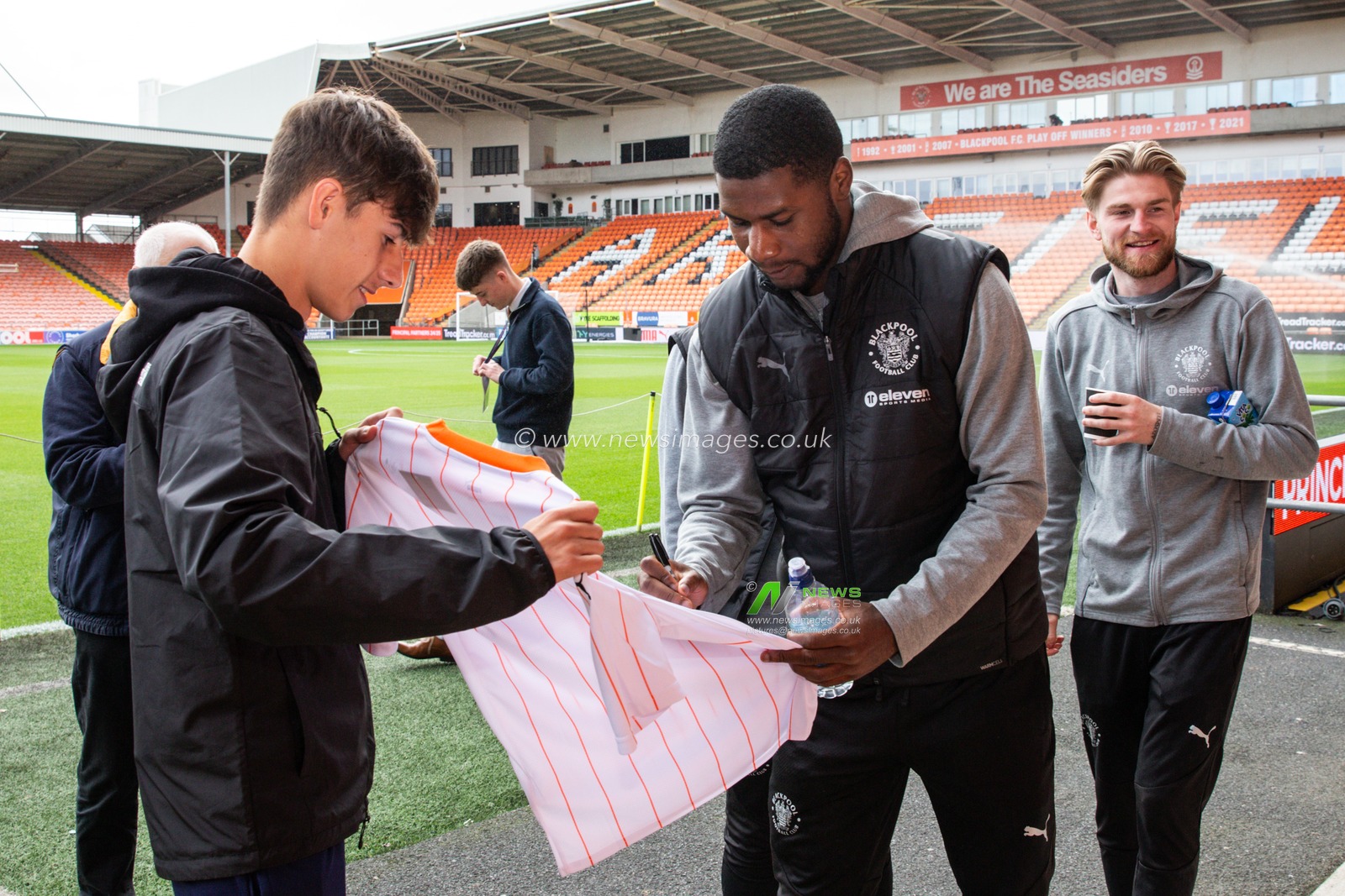 during the Sky Bet League 1 match Blackpool vs Burton Albion at Bloomfield Road, Blackpool, United Kingdom, 28th September 2024

(Photo by Gareth Evans/News Images)