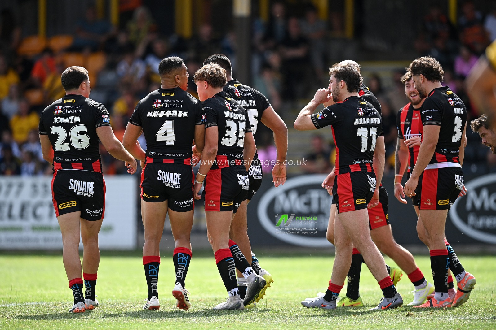 Toafofoa Sipley of Warrington Wolves celebrates with teammates after scoring a try during the Betfred Super League round 21 match Castleford Tigers vs Warrington Wolves at OneBore Stadium, Castleford, Untied Kingdom on 01 August 2026

(Photo by Ben Roberts/News Images)
