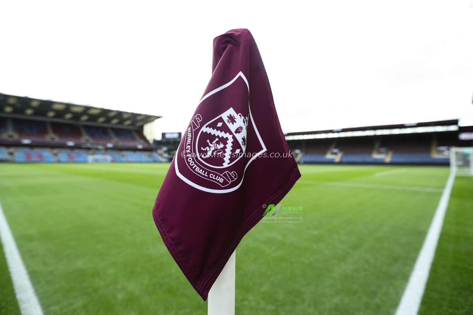 Burnley corner flag ahead of Premier League match Burnley vs Brentford at Turf Moor, Burnley, United Kingdom on 28 February 2026

(Photo by Jorge Horsted/News Images)