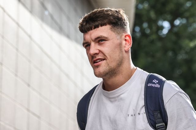 Josh Thewlis of Warrington Wolves arrives during the Betfred Super League Round 26 match Hull FC vs Warrington Wolves at MKM Stadium, Hull, United Kingdom, 13th September 2025

(Photo by Alfie Cosgrove/News Images)