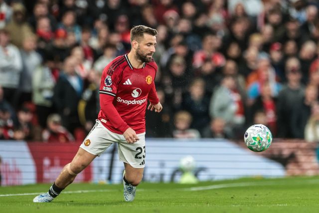 Luke Shaw of Manchester United controls the ball during the Premier League match Manchester United vs Leeds United at Old Trafford, Manchester, United Kingdom on 13 April 2026

(Photo by Mark Cosgrove/News Images)