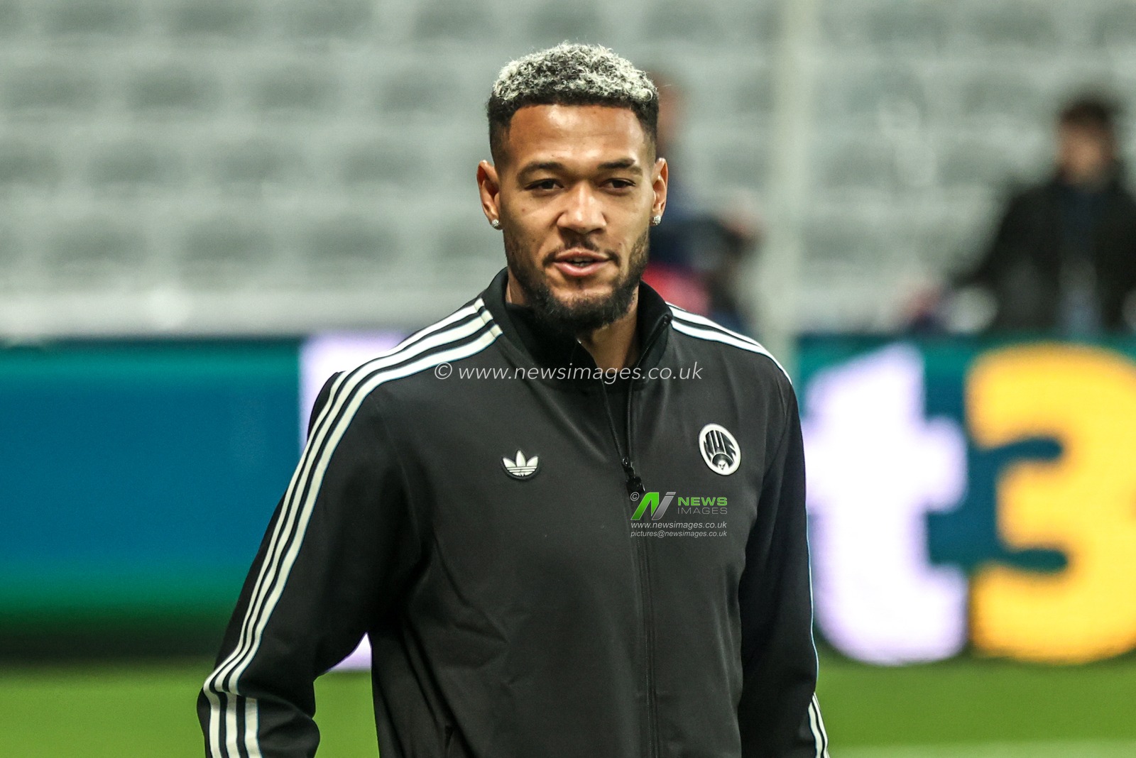 Joelinton of Newcastle United arrives during the UEFA Champions League Matchday 4 of 8 Newcastle United vs Athletic Club at St. James's Park, Newcastle, United Kingdom, 5th November 2025

(Photo by Alfie Cosgrove/News Images)

*** GER AUT SUI OUT ***