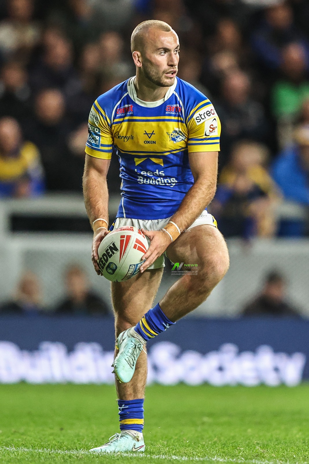 Jarrod O'Connor of Leeds Rhinos during the Betfred Super League round 26 match Leeds Rhinos vs Catalans Dragons at Headingley Stadium, Leeds, United Kingdom, 11th September 2025

(Photo by Alfie Cosgrove/News Images)