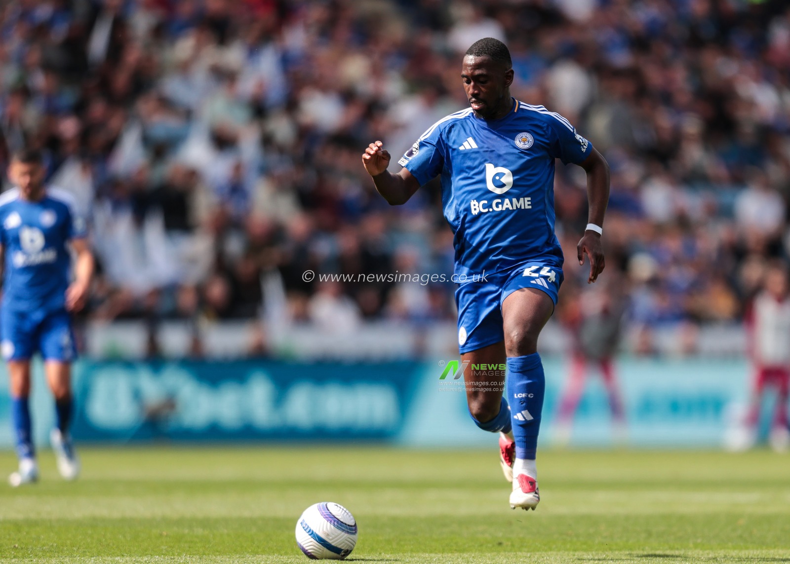 Boubakary SoumarÃ© of Leicester City breaks with the ball during the Premier League match Leicester City vs Ipswich Town at King Power Stadium, Leicester, United Kingdom, 18th May 2025

(Photo by Richard Bierton/News Images)