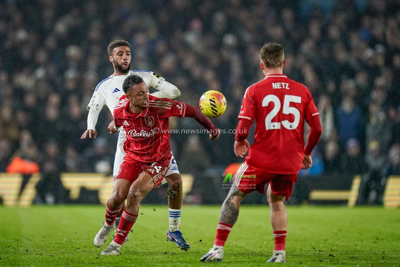 Dan Ndoye of Nottingham Forest battles for the ball  against Ethan Ampadu of Leeds United during the Premier League match Leeds United vs Nottingham Forest at Elland Road, Leeds, United Kingdom on 06 February 2026

(Photo by Maynard Manyowa/News Images)