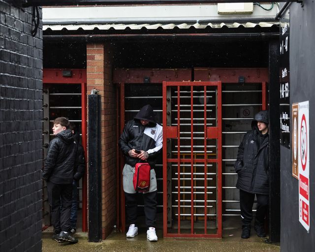 Grimsby fans arrive during the Emirates FA Cup 4th Round match Grimsby Town vs Wolverhampton Wanderers at Blundell Park, Cleethorpes, United Kingdom on 15 February 2026

(Photo by Mark Cosgrove/News Images)