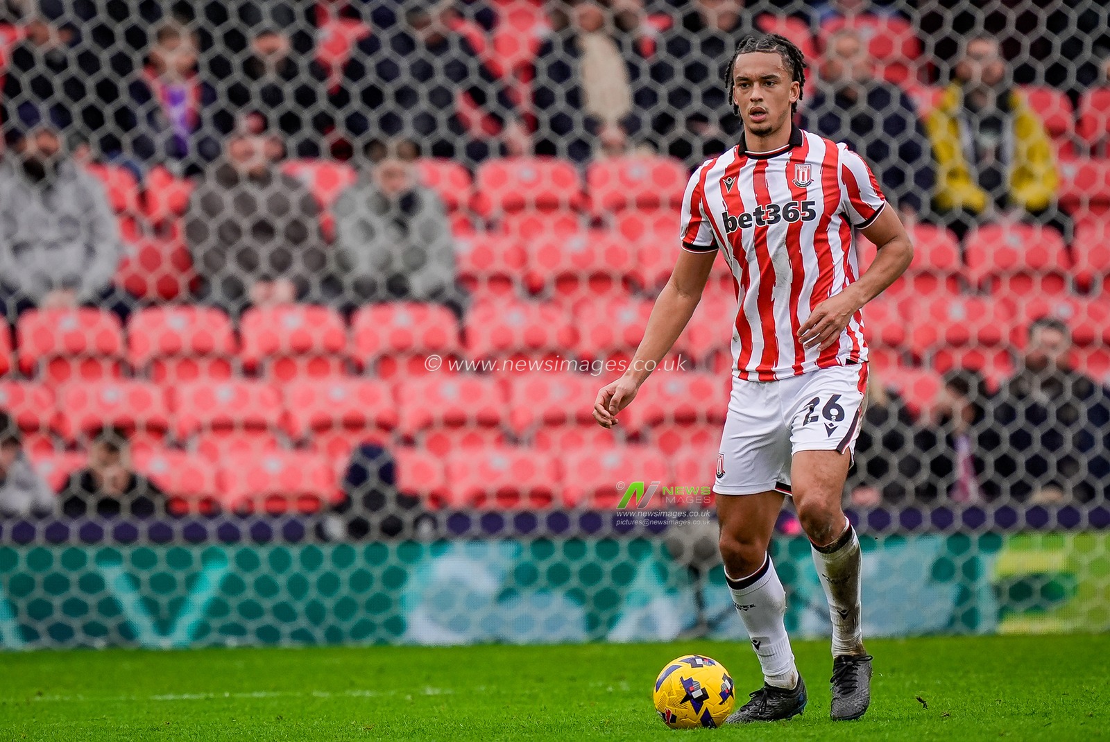 Ashley Phillips of Stoke City makes a run with the ball  during the Sky Bet Championship match Stoke City vs Southampton at Bet365 Stadium, Stoke-on-Trent, United Kingdom, 31st January 2026

(Photo by Maynard Manyowa/News Images)