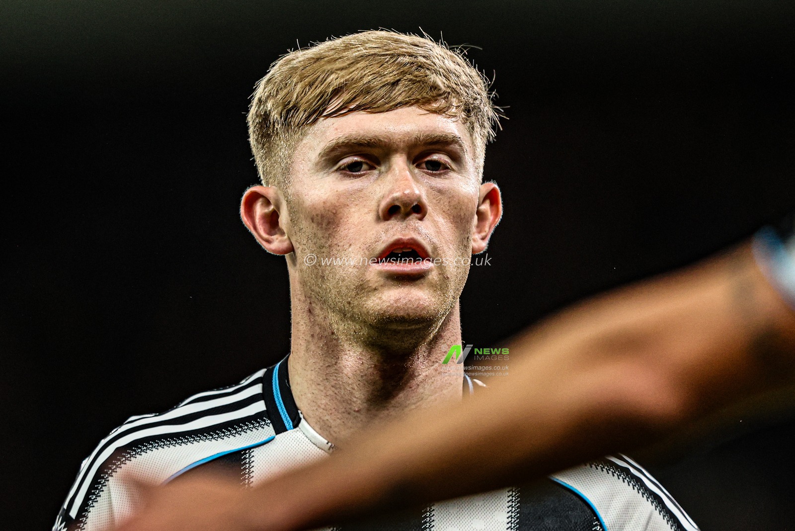 Lewis Hall of Newcastle United looks on during the Premier League match Manchester United vs Newcastle United at Old Trafford, Manchester, United Kingdom, 26th December 2025

(Photo by Alfie Cosgrove/News Images)

*** GER AUT SUI OUT ***