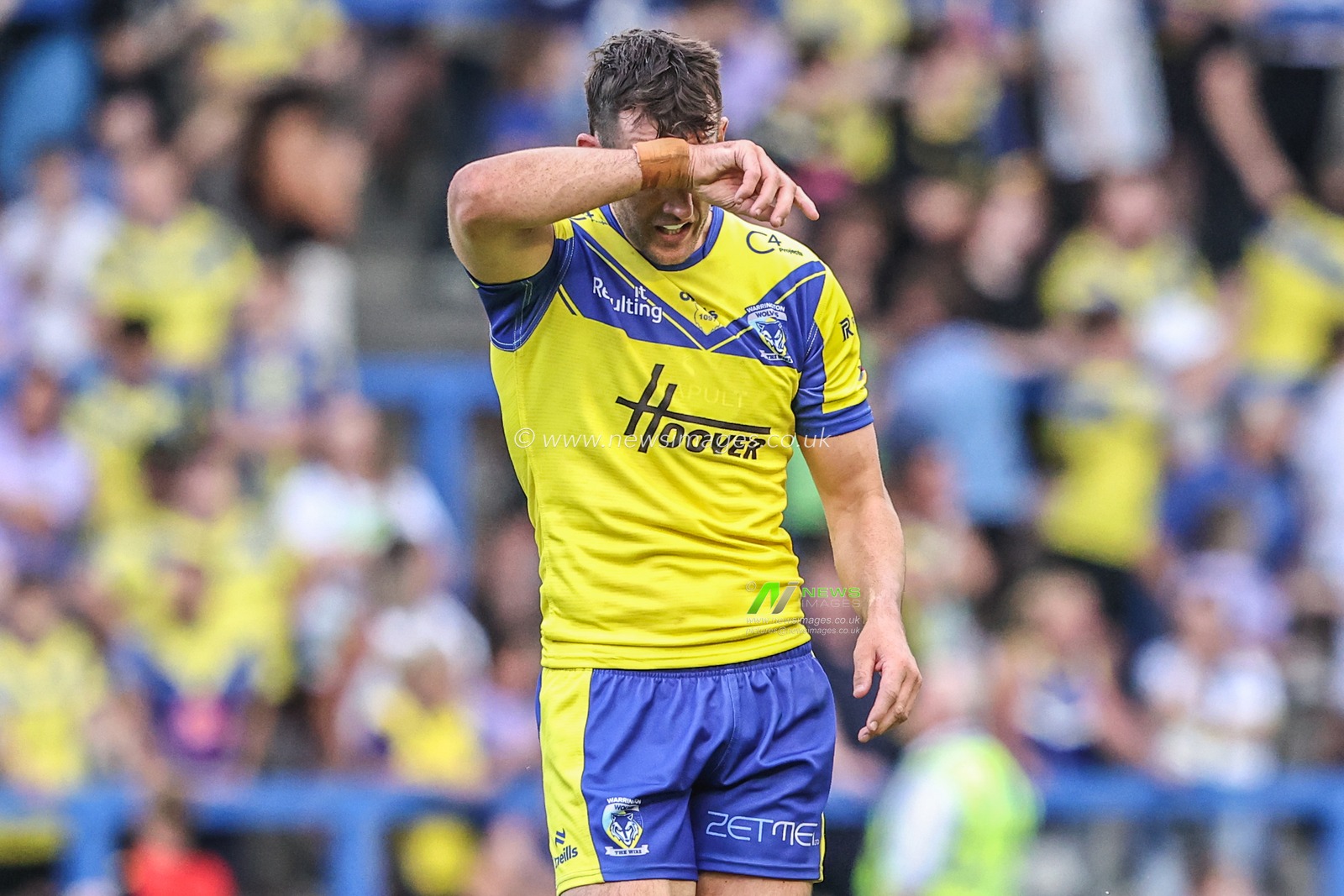Stefan Ratchford of Warrington Wolves during the Betfred Super League round 16 match Warrington Wolves vs Hull FC at Halliwell Jones Stadium, Warrington, United Kingdom, 28th June 2025

(Photo by Alfie Cosgrove/News Images)