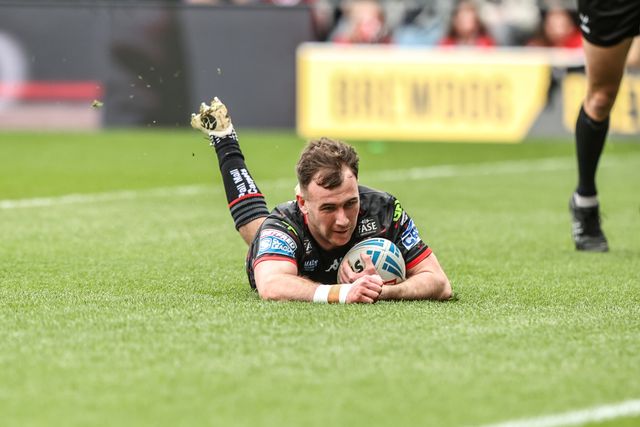 Harry Smith of Wigan Warriors goes over for a try during the Betfred Super League round 7 match St Helens vs Wigan Warriors at The BrewDog Stadium, St Helens, United Kingdom on 03 April 2026

(Photo by Alfie Cosgrove/News Images)