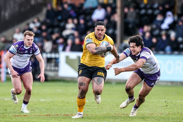 Renouf Atoni of Castleford Tigers breaks with the ball during the Betfred Super League round 7 match Castleford Tigers vs Wakefield Trinity at OneBore Stadium, Castleford, Untied Kingdom on 05 April 2026

(Photo by Alfie Cosgrove/News Images)