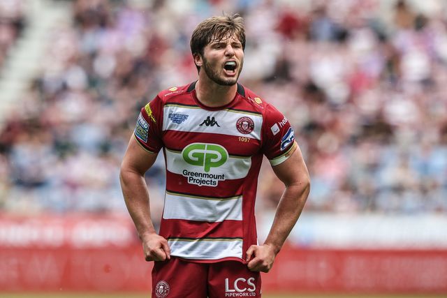 Ethan Havard of Wigan Warriors gives team mates instructions during the Betfred Super League Round 19 match Wigan Warriors vs Hull FC at The Brick Community Stadium, Wigan, United Kingdom, 19th July 2025

(Photo by Alfie Cosgrove/News Images)