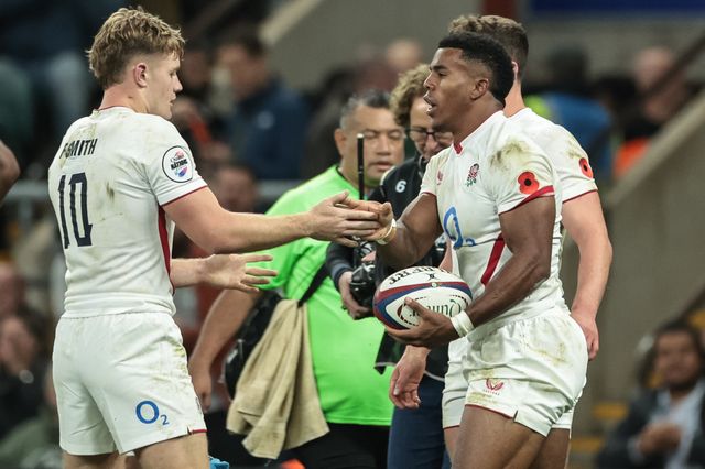 Immanuel Feyi-Waboso of England celebrates his try with team mates during the Quilter Nations Series 2025 match England vs Fiji at Allianz Stadium, Twickenham, United Kingdom, 8th November 2025

(Photo by Mark Cosgrove/News Images)

*** GER AUT SUI OUT ***