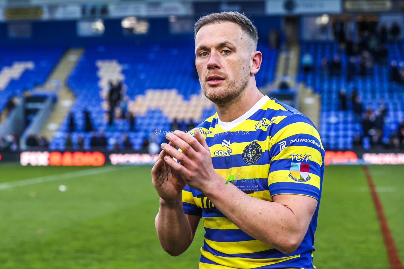 Ben Currie of Warrington Wolves applauds the fans after the game during the Betfred Challenge Cup Quarter Final match Warrington Wolves vs Leigh Leopards at The Halliwell Jones Stadium, Warrington, United Kingdom on 11 April 2026

(Photo by Alfie Cosgrove/News Images)