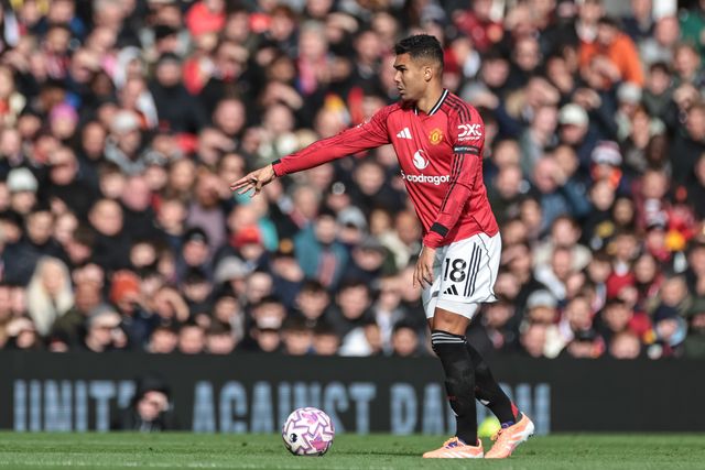 Casemiro of Manchester United gives his team instructions during the Premier League match Manchester United vs Sunderland at Old Trafford, Manchester, United Kingdom, 4th October 2025

(Photo by Mark Cosgrove/News Images)