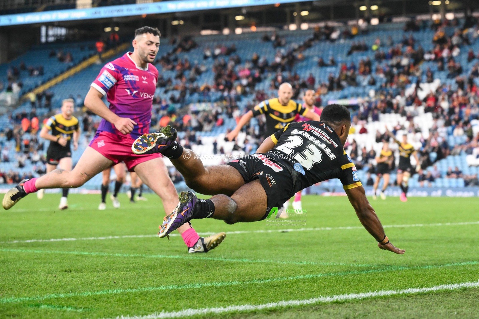 Jason Qareqare of Castleford Tigersgoes over for a try during the Magic Weekend match Huddersfield Giants vs Castleford Tigers at Elland Road, Leeds, United Kingdom, 18th August 2024

(Photo by Craig Thomas/News Images)