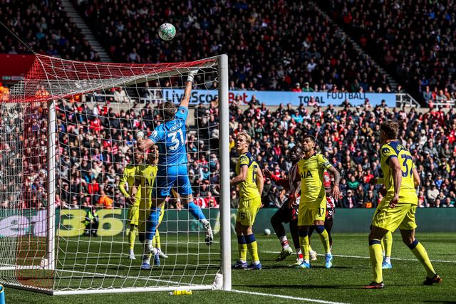 Tottenham Hotspur goalkeeper Antonin Kinsky tips the ball over the cross bar during the Premier League match Sunderland vs Tottenham Hotspur at Stadium Of Light, Sunderland, United Kingdom on 12 April 2026

(Photo by Alfie Cosgrove/News Images)