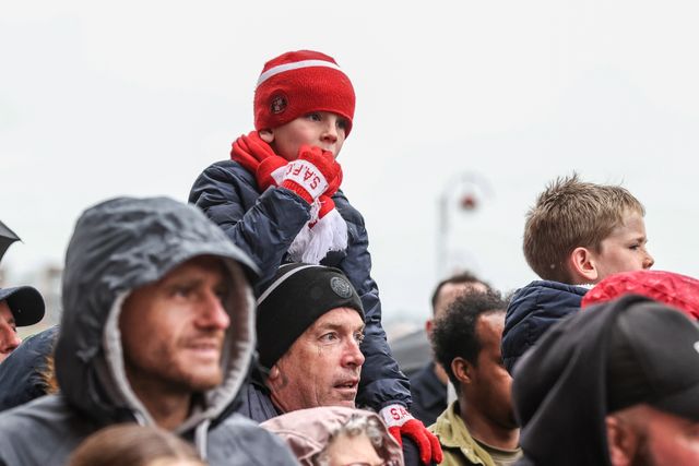 Sunderland fans watch on as the players arrive during the Premier League match Sunderland vs Manchester United at Stadium Of Light, Sunderland, United Kingdom on 09 May 2026

(Photo by Alfie Cosgrove/News Images)