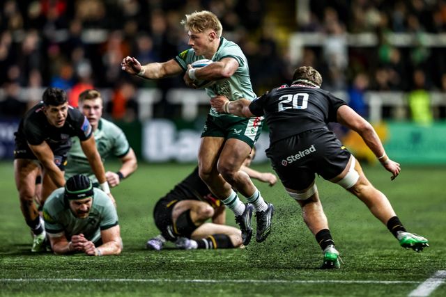 Ryan Crowley of Leicester Tigers is tackled by Reuben Parsons of Newcastle Red Bulls during the Premiership Rugby Cup match Newcastle Red Bulls vs Leicester Tigers at Kingston Park, Newcastle, United Kingdom, 31st October 2025

(Photo by Alfie Cosgrove/News Images)

*** GER AUT SUI OUT ***