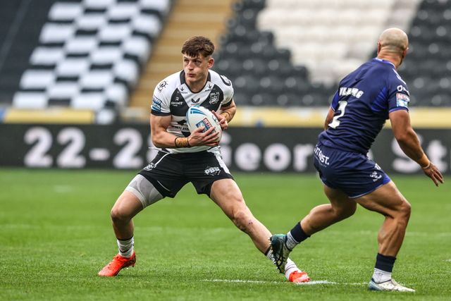 Davy Litten of Hull FC breaks with the ball during the Betfred Super League round 10 match Hull FC vs Toulouse Olympique at MKM Stadium, Hull, United Kingdom on 03 May 2026

(Photo by Alfie Cosgrove/News Images)