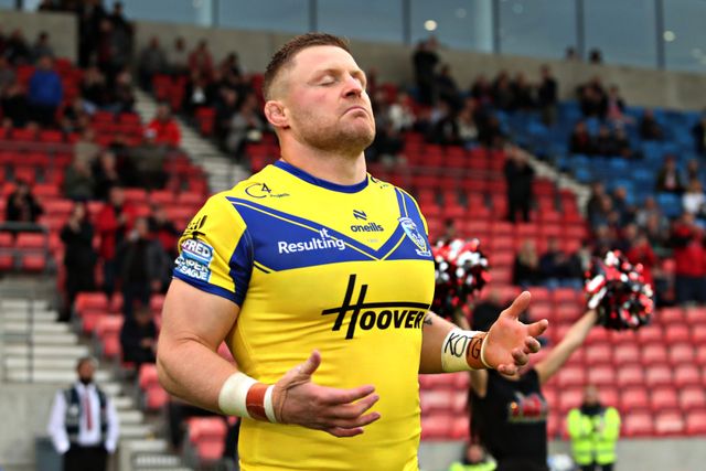 Luke Yates of Warrington Wolves runs out before the Betfred Super League round 17 match Salford Red Devils vs Warrington Wolves at Salford Community Stadium, Eccles, United Kingdom, 4th July 2025

(Photo by Sam Eaden/News Images)
