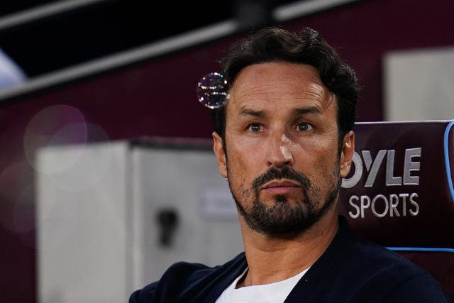 Cesar Peixoto manager of Wolverhampton Wanderers looks at bubble ahead of kick off during the Sky Bet Championship match West Ham United vs Wolverhampton Wanderers at London Stadium, London, United Kingdom on 01 September 2026

(Photo by Harvey Murphy/News Images)