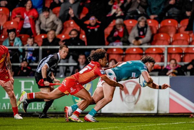 Owen Dagnall of St Helens goes over for a try during the Betfred Challenge Cup Quarter Final match St Helens vs Catalans Dragons at The BrewDog Stadium, St Helens, United Kingdom on 10 April 2026

(Photo by Maynard Manyowa/News Images)