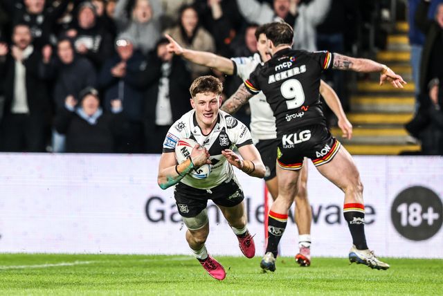 Davy Litten of Hull FC goes over for a try during the Betfred Super League round 1 match Hull FC vs Bradford Bulls at MKM Stadium, Hull, United Kingdom on 14 February 2026

(Photo by Alfie Cosgrove/News Images)