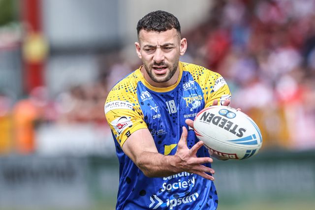 Jake Connor of Leeds Rhinos during pre-game warm up during the Betfred Super League round 17 match Hull KR vs Leeds Rhinos at Sewell Group Craven Park, Kingston upon Hull, United Kingdom, 6th July 2025

(Photo by Alfie Cosgrove/News Images)