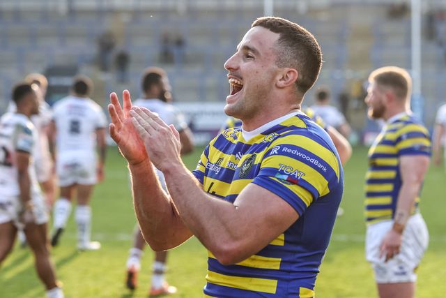 Josh Smith of Warrington Wolves applauds the fans after the game during the Betfred Super League round 5 match Warrington Wolves vs Castleford Tigers at The Halliwell Jones Stadium, Warrington, United Kingdom on 21 March 2026

(Photo by Alfie Cosgrove/News Images)