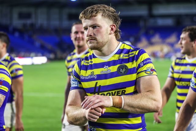 Luke Thomas of Warrington Wolves applauds the fans after the game during the Betfred Super League round 16 match Warrington Wolves vs Catalans Dragons at The Halliwell Jones Stadium, Warrington, United Kingdom on 25 June 2026

(Photo by Alfie Cosgrove/News Images)
