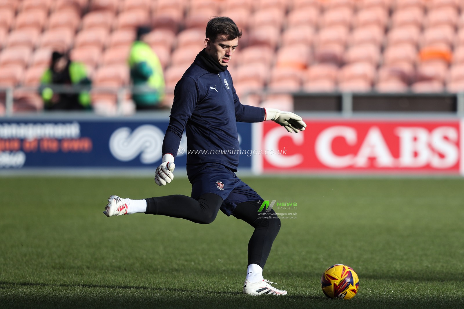 Harry Tyrer of Blackpool during the pre-game warm up ahead of the Sky Bet League 1 match Blackpool vs Charlton Athletic at Bloomfield Road, Blackpool, United Kingdom, 1st February 2025

(Photo by Gareth Evans/News Images)