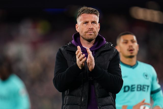 Rob Edwards manager of Wolverhampton Wanderers at full time during the Premier League match West Ham United vs Wolverhampton Wanderers at London Stadium, London, United Kingdom on 10 April 2026

(Photo by Harvey Murphy/News Images)